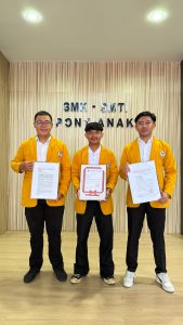 Buktikan Kualitas Vokasi Berkelas Dunia, Tiga Lulusan Terbaik SMK SMTI Pontianak Raih Beasiswa Kuliah di Tiongkok